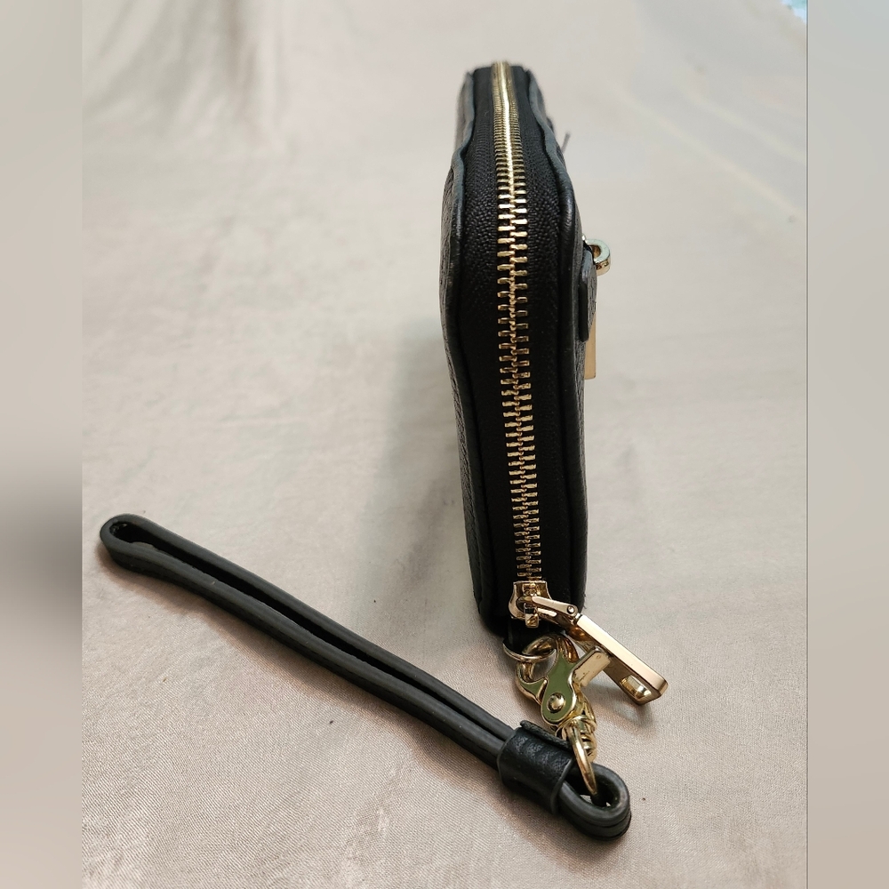 Spartina 449 Black Leather Wristlet with Gold Accents - Picture 5 of 5